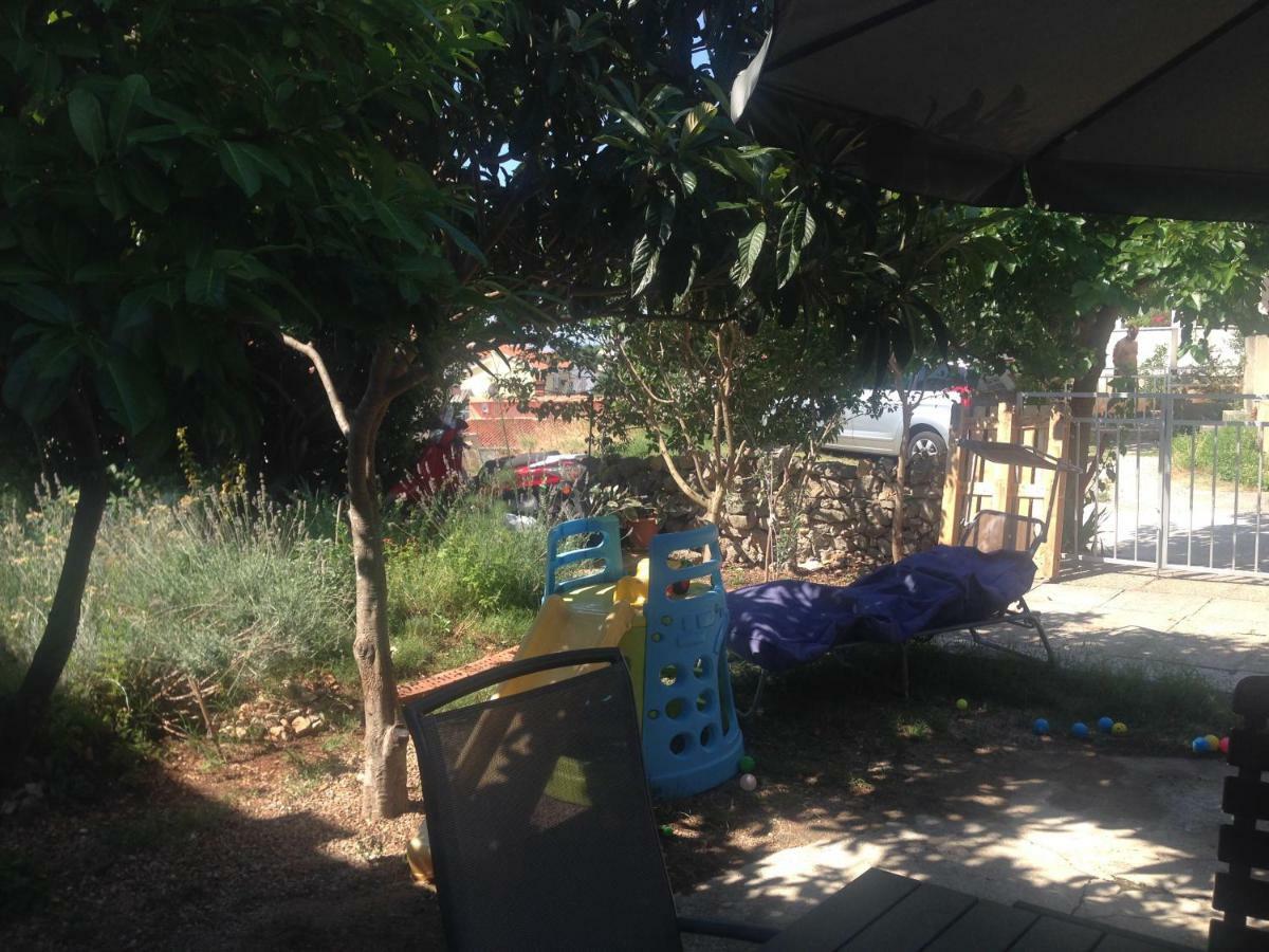 Lili Apartments, Sv Dunata 18 Kornić Екстериор снимка